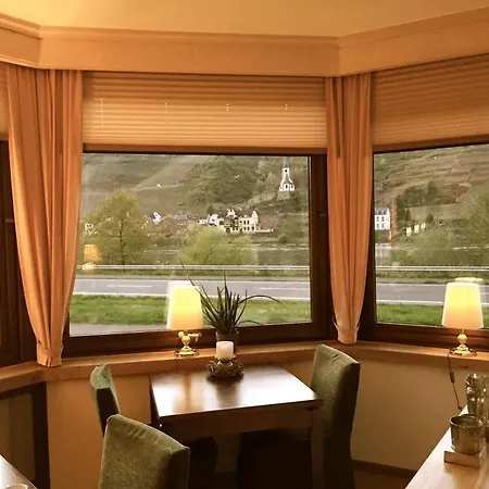 Otel Hotel-restaurant Peifer Brodenbach